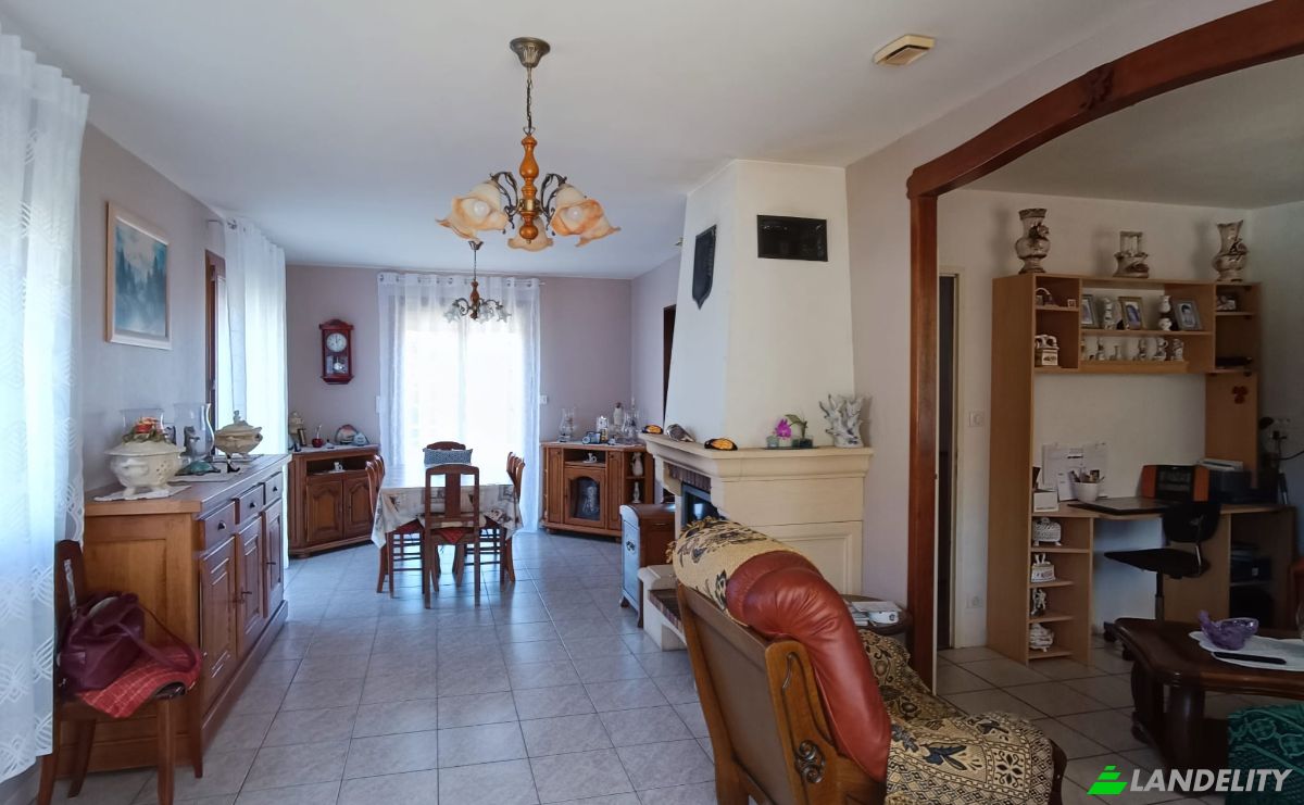 Single Family Home for Sale 27 Rue de la Gare, 70100 Essertenne-et-Cecey, Essertenne-et-Cecey, Haute-Saone, Bourgogne-Franche-Comte, France. Photo 5