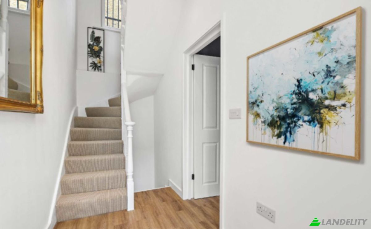 Single Family Home for Sale Latimer Pl, London, Greater London, England, United Kingdom. Photo 4