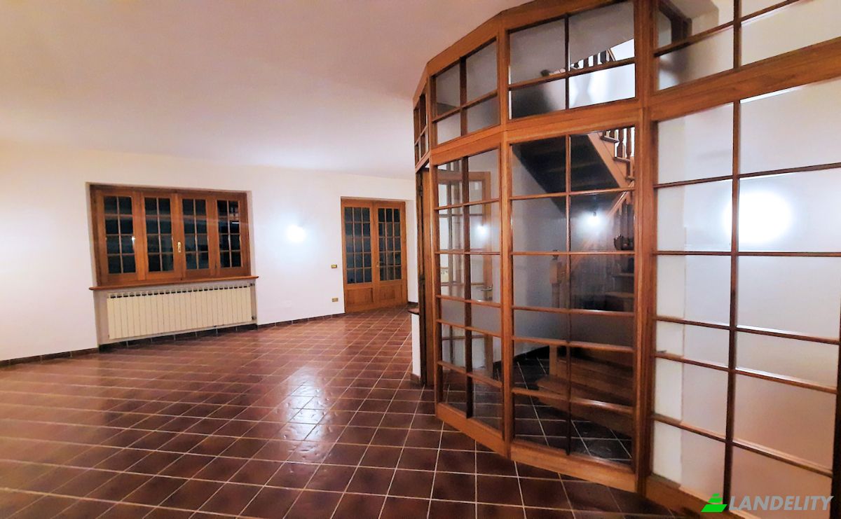 Villa for Sale Ponte Simonetta, 61045 Ponte della Simonetta PU, Ponte della Simonetta, Province of Pesaro and Urbino, Marche, Italy. Photo 9