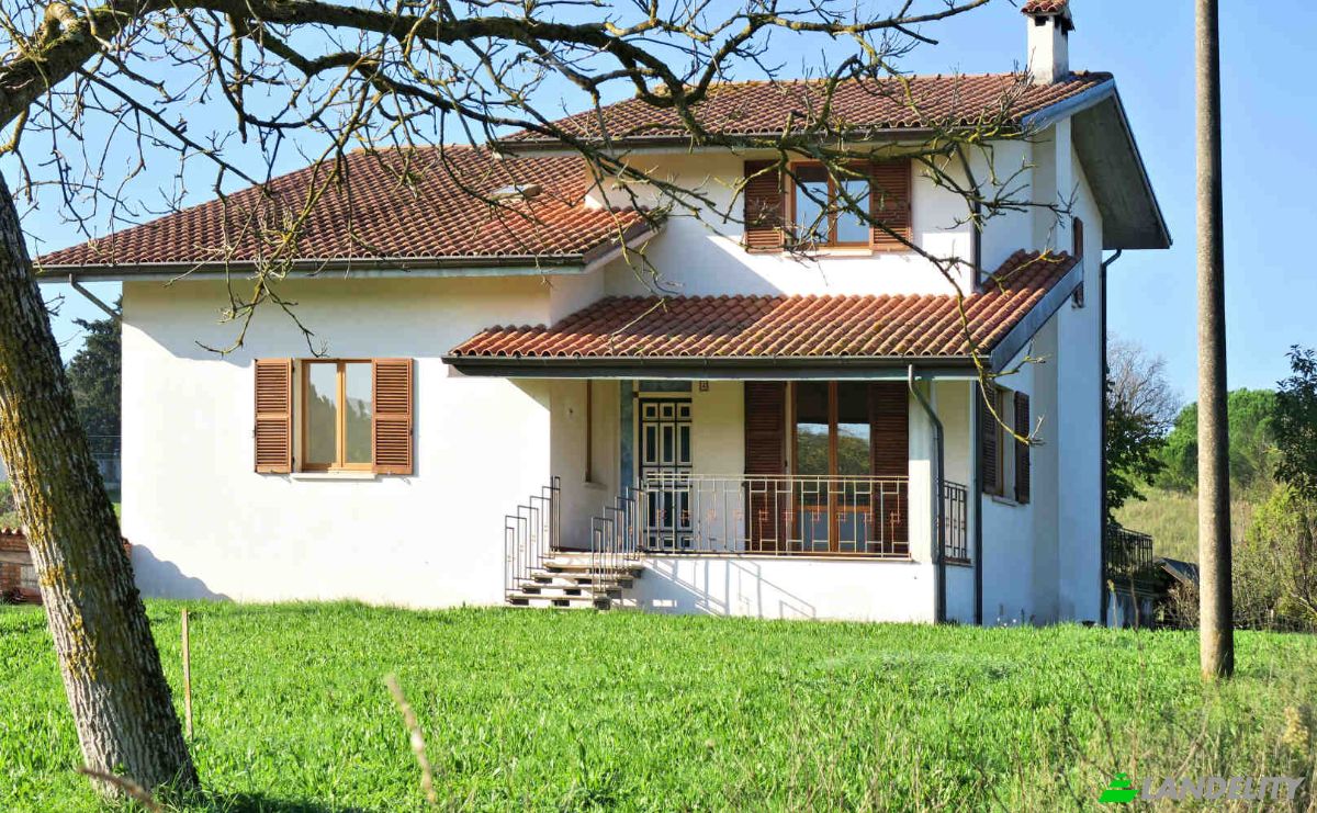 Villa for Sale Ponte Simonetta, 61045 Ponte della Simonetta PU, Ponte della Simonetta, Province of Pesaro and Urbino, Marche, Italy. Photo 2