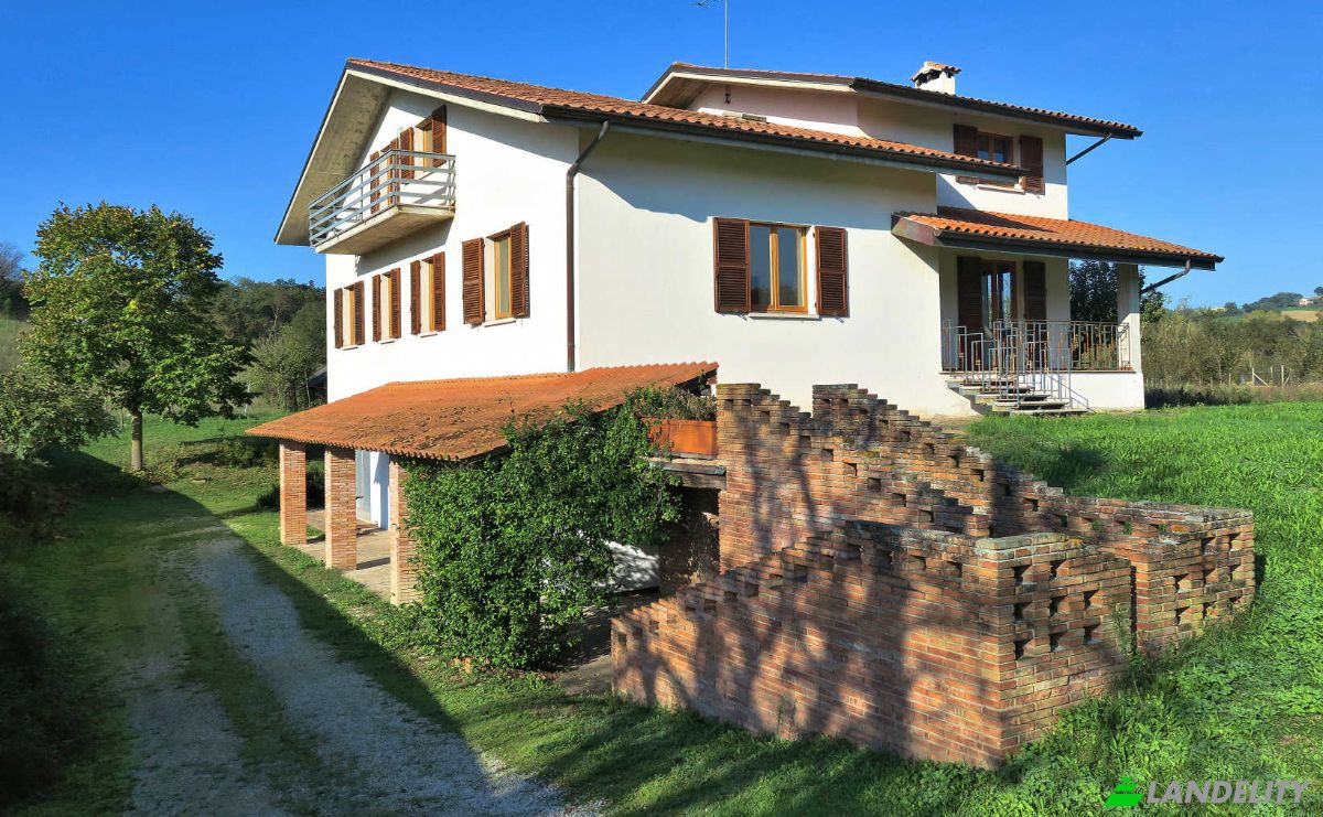 Villa for Sale Ponte Simonetta, 61045 Ponte della Simonetta PU, Ponte della Simonetta, Province of Pesaro and Urbino, Marche, Italy. Photo 1