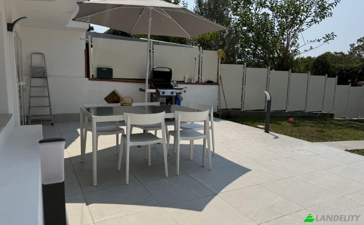 Townhouse for Sale Viale degli Ulivi, 84043 Agropoli SA, Agropoli, Province of Salerno, Campania, Italy. Photo 2