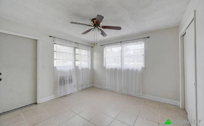 Single Family Home for Sale SE Ave. Photo#5 Single Family Home for Sale SE Ave. Photo#5
