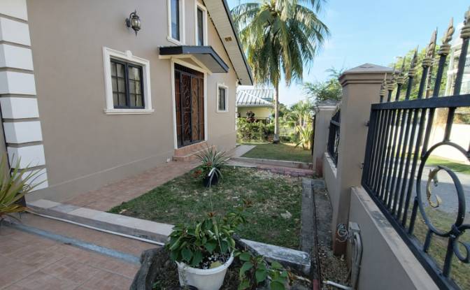 Casa unifamiliar à venda B10 St Benedict Gardents. foto#12