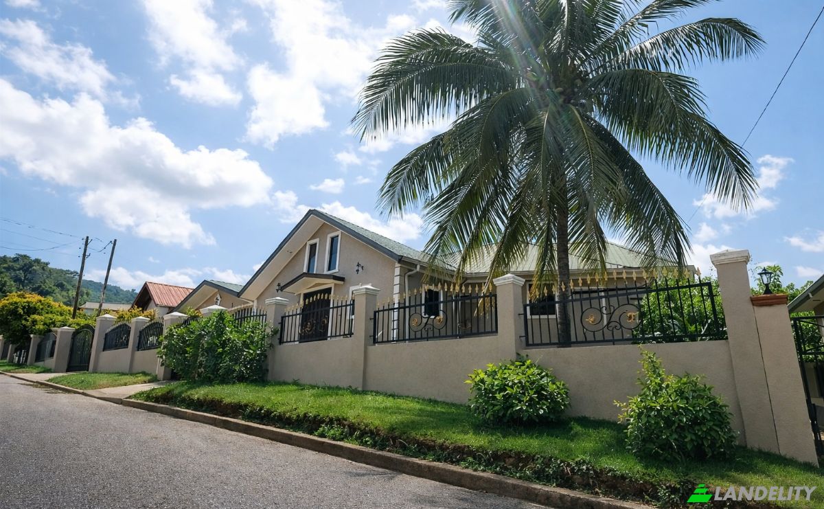 Casa unifamiliar à venda B10 St Benedict Gardents St Augustine, Tunapuna, Tunapuna Piarco Regional Corporation, Trinidad and Tobago. foto 14