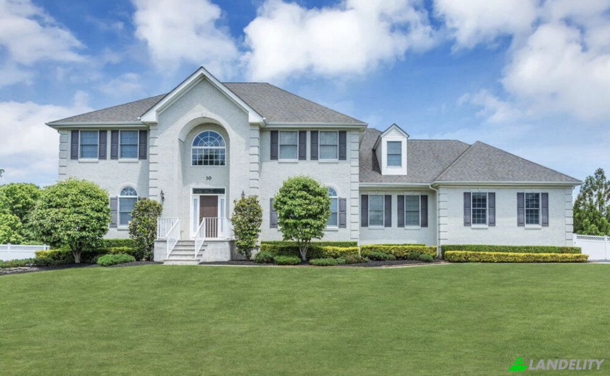 Single Family Home for Sale 2 Hoover St, Freehold, NJ 07728, USA, Freehold Township, Monmouth County, New Jersey, United States. Photo 1