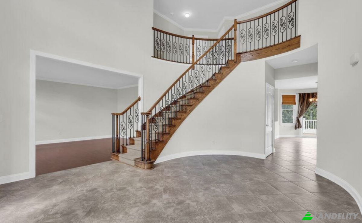 Single Family Home for Sale 2 Hoover St, Freehold, NJ 07728, USA, Freehold Township, Monmouth County, New Jersey, United States. Photo 3