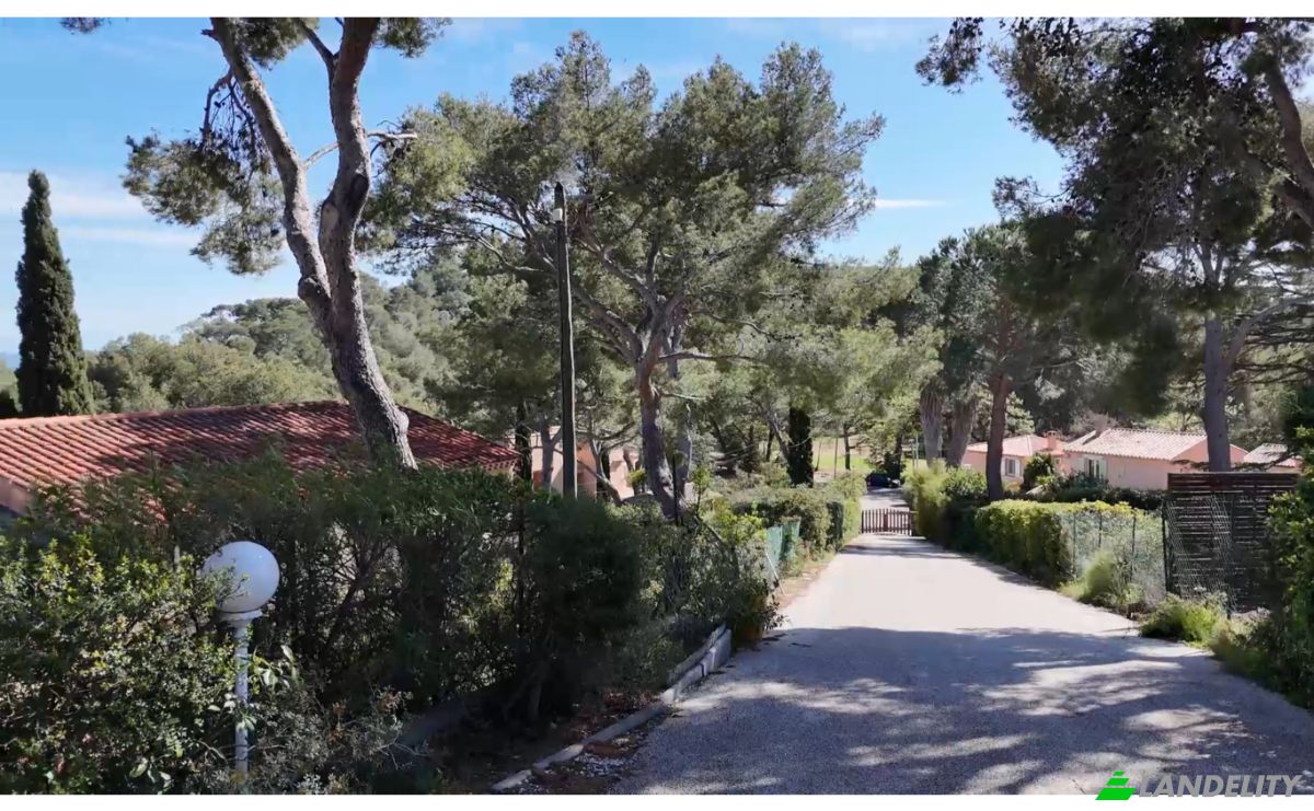 Villa for Sale 12 Imp des Amaryllis, 83400 Hyeres, Hyeres, Var, Provence-Alpes-Cote dAzur, France. Photo 4