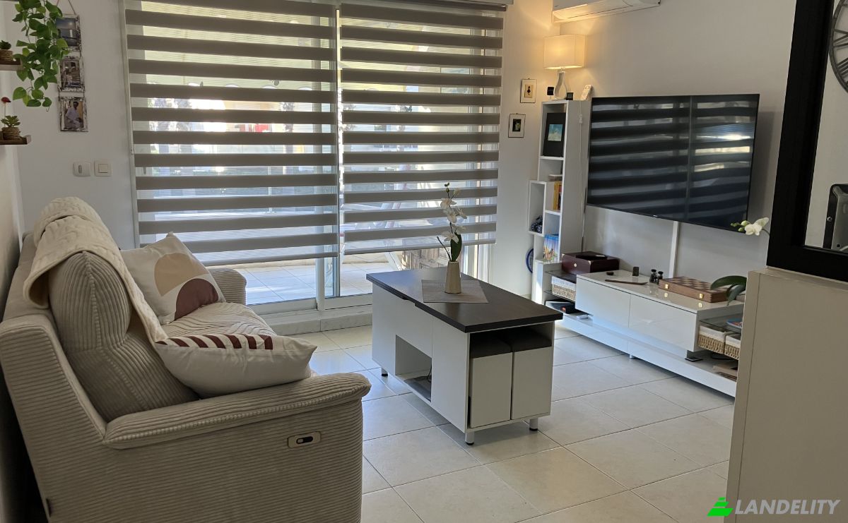 Apartment for Sale 60bis Bd du Val Claret, 06600 Antibes, Antibes, Alpes-Maritimes, Provence-Alpes-Cote dAzur, France. Photo 1