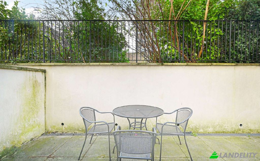 Apartment for Sale Alexandra Rd, London, Greater London, England, United Kingdom. Photo 9
