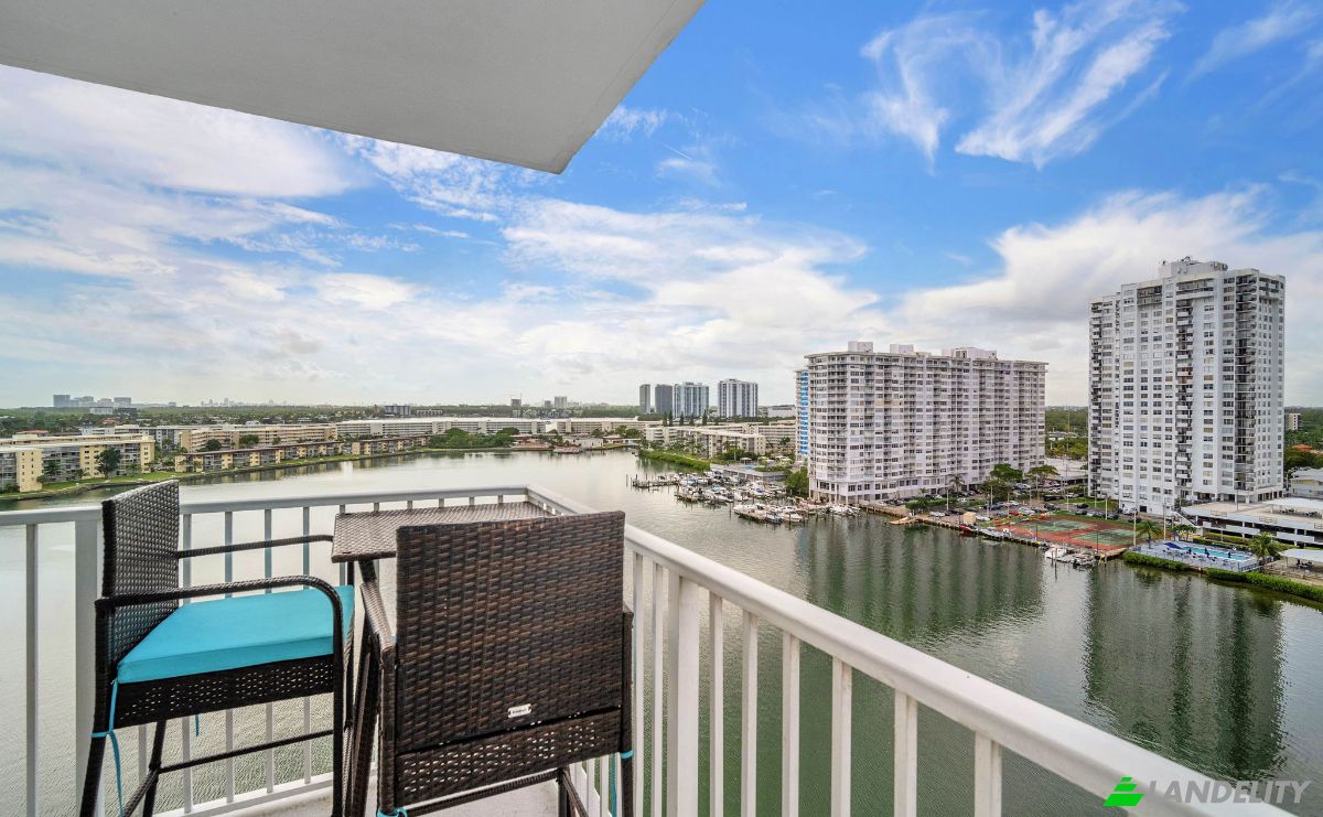 Condo for Sale Admirals Port, Aventura, Miami-Dade County, Florida, United States, FL 33160, USA. Photo 22