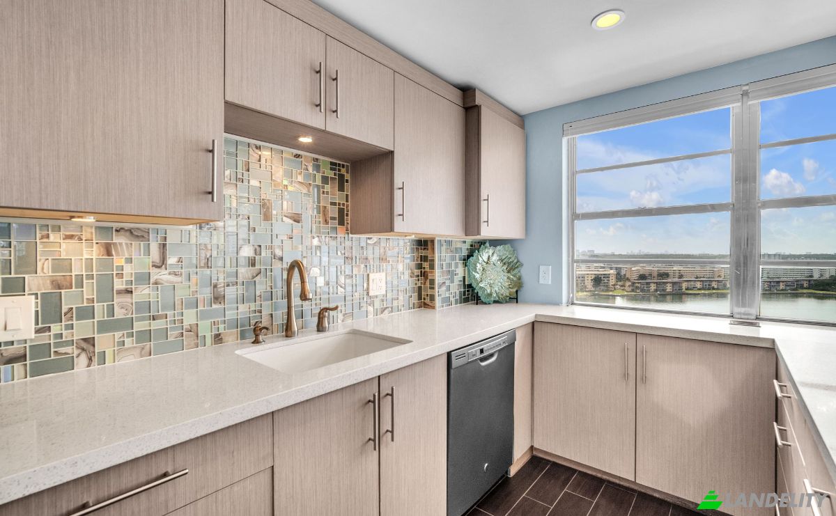 Condo for Sale Admirals Port, Aventura, Miami-Dade County, Florida, United States, FL 33160, USA. Photo 8