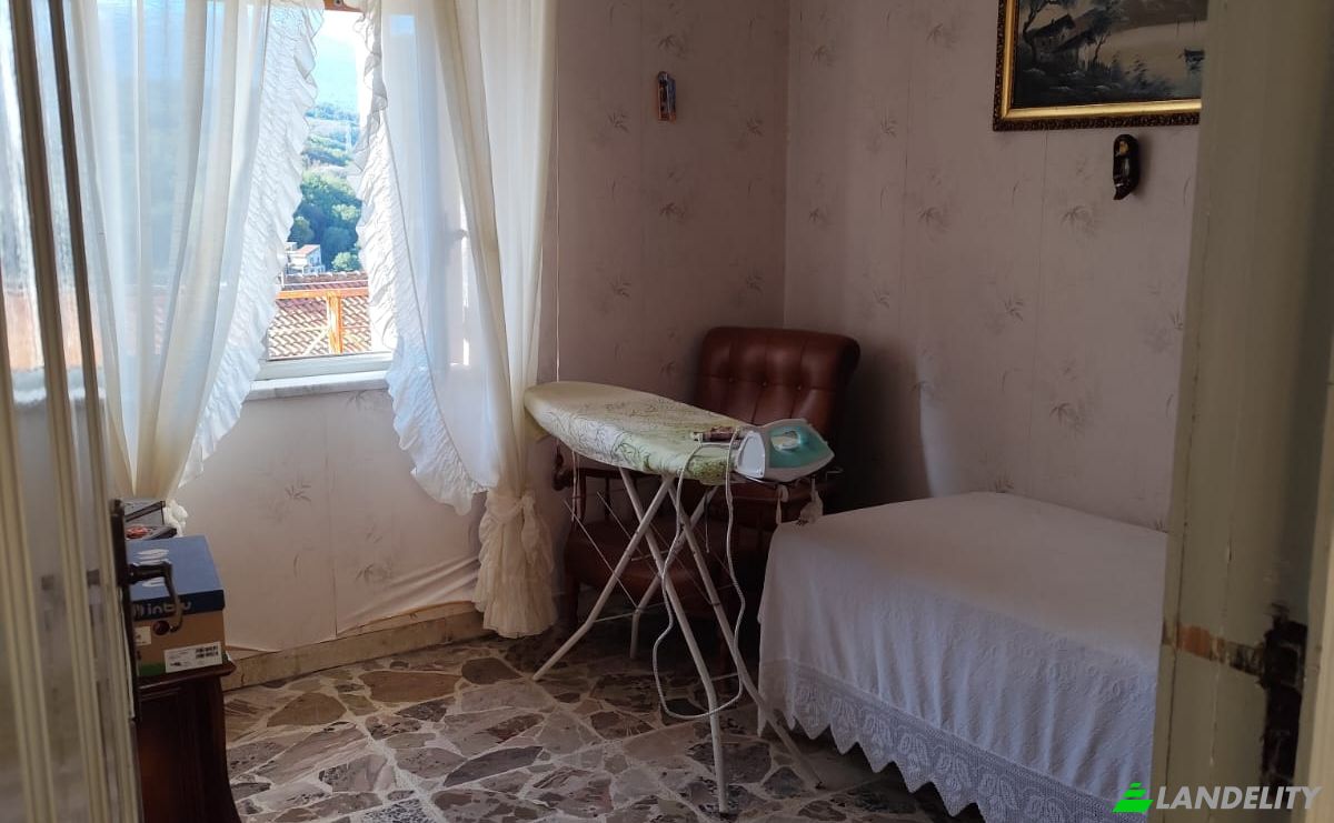 Single Family Home for Sale Via Regina Margherita, 169, 95012 Castiglione di Sicilia CT, Castiglione di Sicilia, Metropolitan city of Catania, Sicily, Italy. Photo 4
