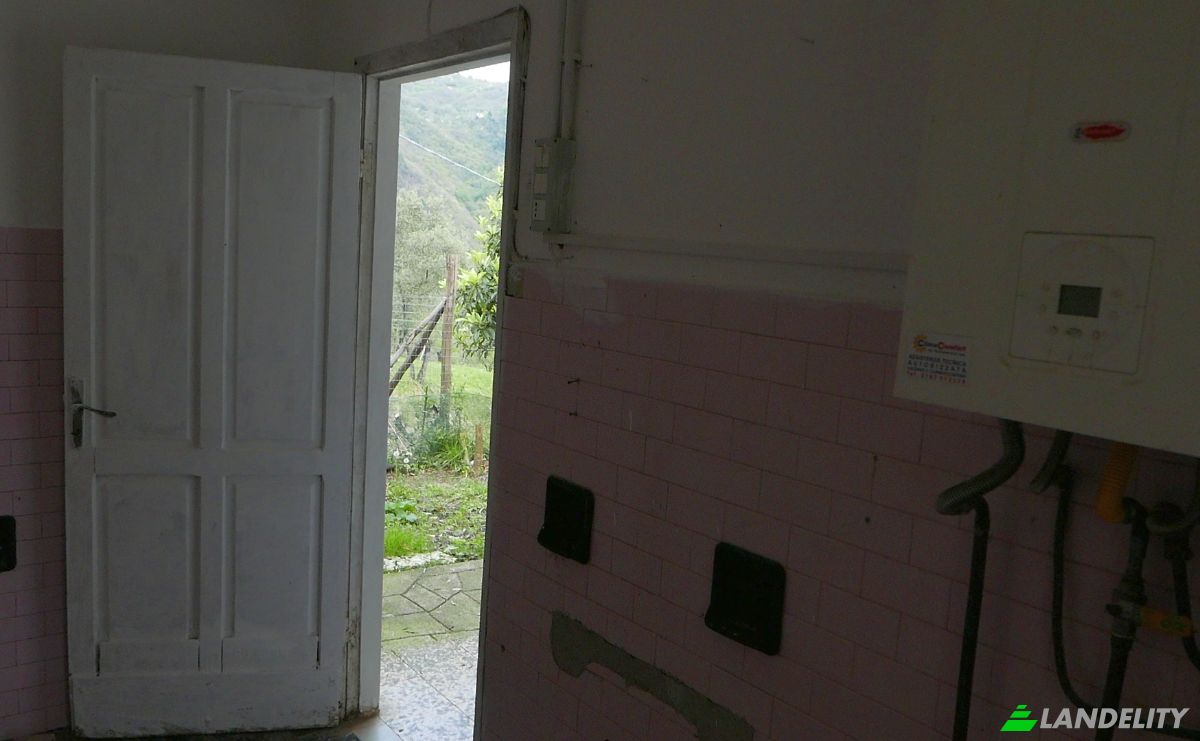 Apartment for Sale Localita Costa di Tranci, 19020 Calice al Cornoviglio SP, Calice al Cornoviglio, Province of La Spezia, Liguria, Italy. Photo 12