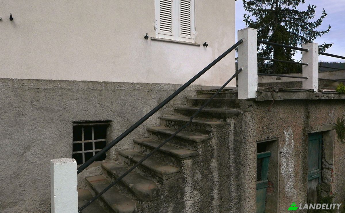 Apartment for Sale Localita Costa di Tranci, 19020 Calice al Cornoviglio SP, Calice al Cornoviglio, Province of La Spezia, Liguria, Italy. Photo 2