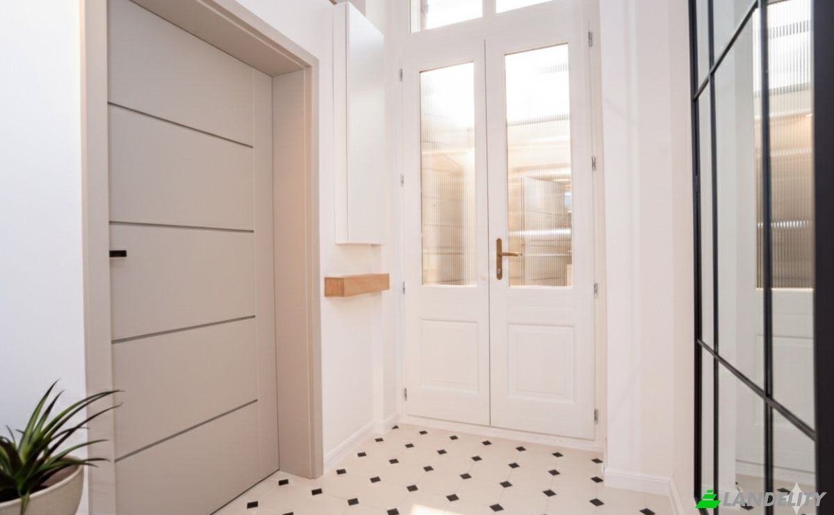 Apartment for Sale Budapest, Hungary, Belgrad rkp 23, 1056 Hungary. Photo 3