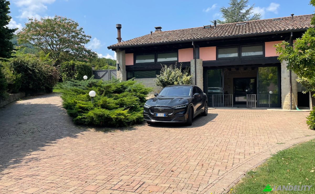 Single Family Home for Sale Via Orelia, 40038 Ca dei Bombi BO, Ca dei Bombi, Metropolitan City of Bologna, Emilia-Romagna, Italy. Photo 2