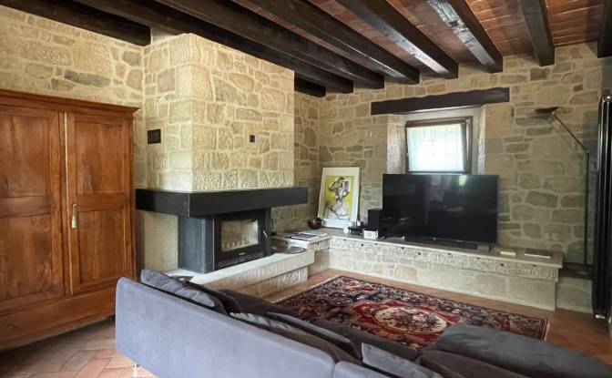 Single Family Home for Sale Via Orelia. Photo#6
