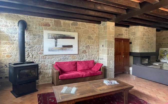Single Family Home for Sale Via Orelia. Photo#7