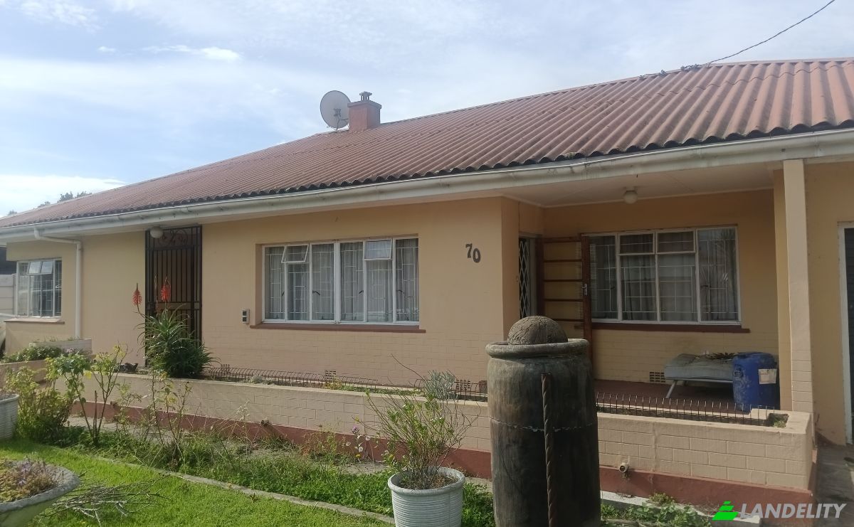 Casa de una sola familia en venta 70 Merriman St, George Central, George, Garden Route District Municipality, Western Cape, South Africa, 6530. Foto 1