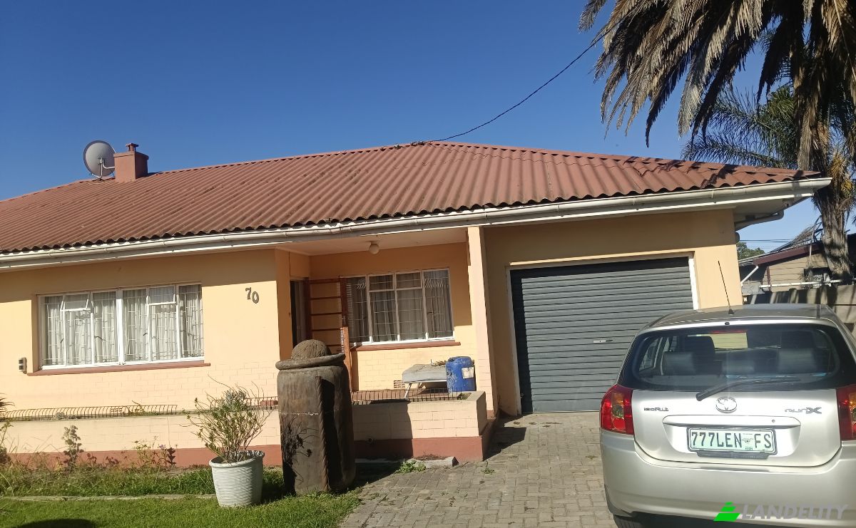 Casa de una sola familia en venta 70 Merriman St, George Central, George, Garden Route District Municipality, Western Cape, South Africa, 6530. Foto 2