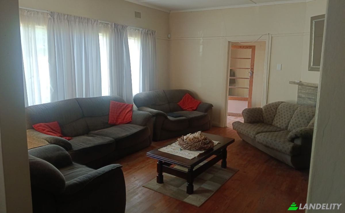 Casa de una sola familia en venta 70 Merriman St, George Central, George, Garden Route District Municipality, Western Cape, South Africa, 6530. Foto 3