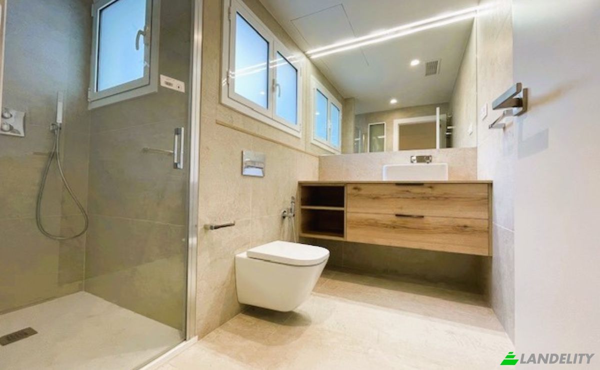 Apartment for Sale C de Roger de Lluria, LEixample, Barcelona, Catalonia, Spain. Photo 12