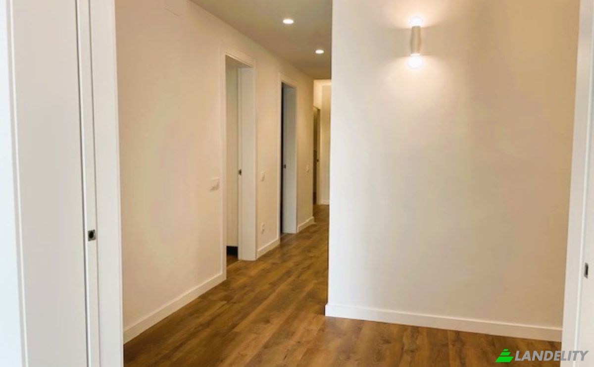 Apartment for Sale C de Roger de Lluria, LEixample, Barcelona, Catalonia, Spain. Photo 10