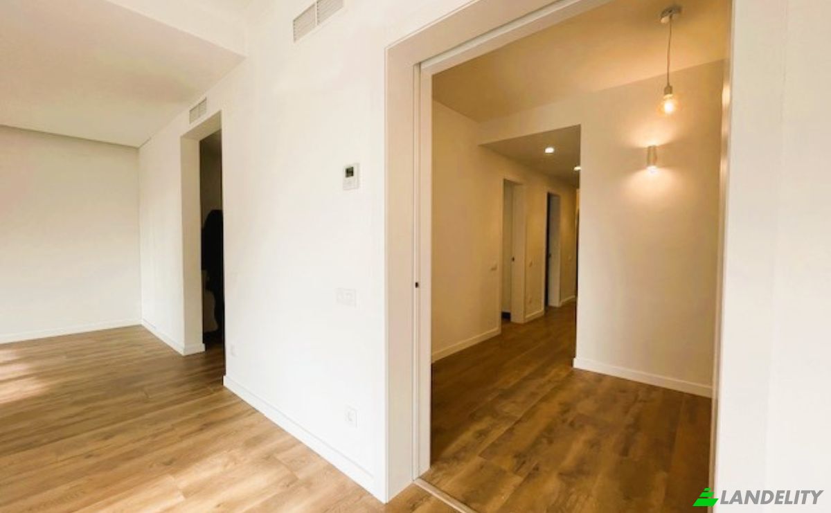 Apartment for Sale C de Roger de Lluria, LEixample, Barcelona, Catalonia, Spain. Photo 11