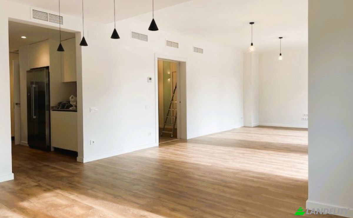 Apartment for Sale C de Roger de Lluria, LEixample, Barcelona, Catalonia, Spain. Photo 5