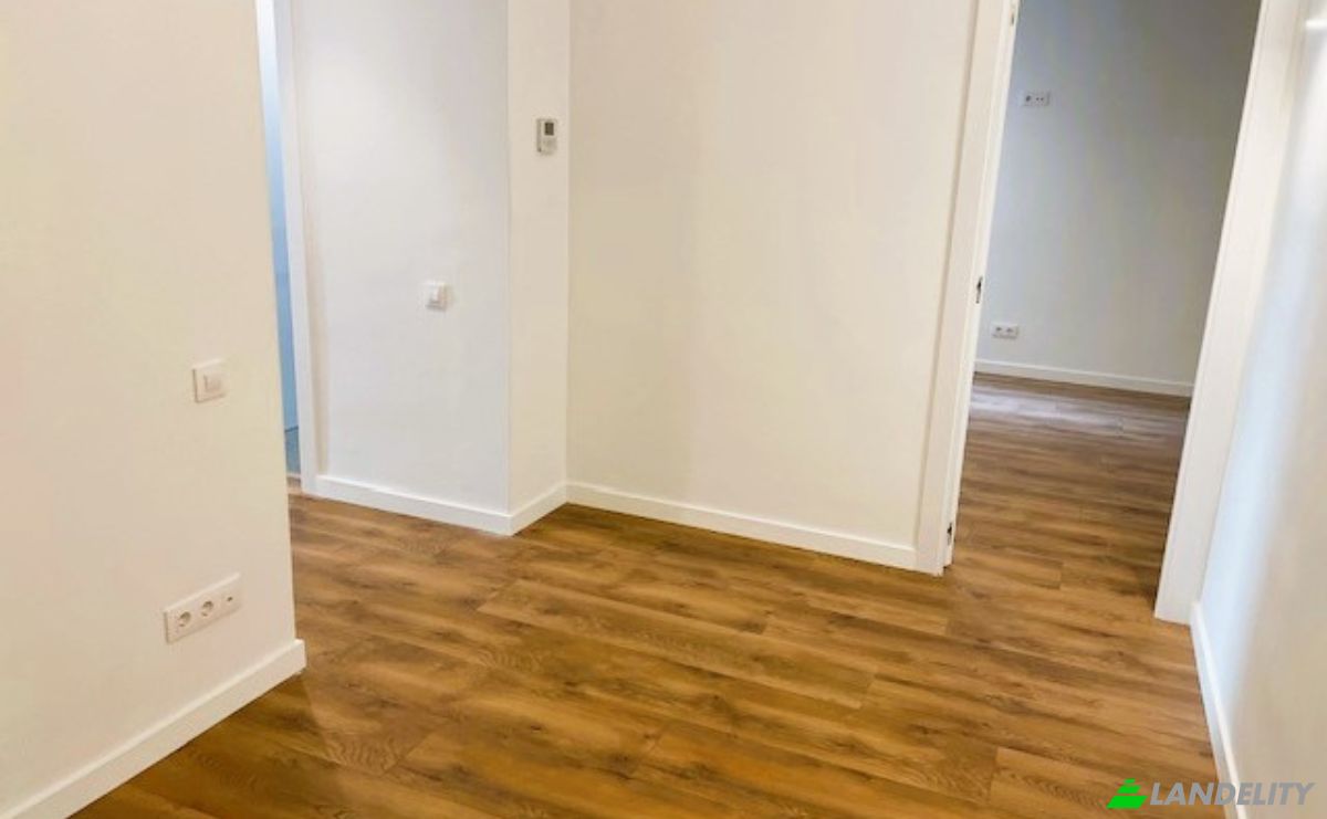 Apartment for Sale C de Roger de Lluria, LEixample, Barcelona, Catalonia, Spain. Photo 16