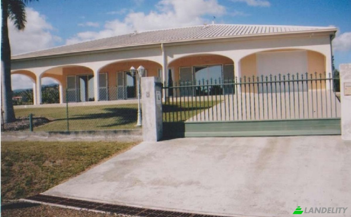 Villa for Sale Rue des Paletuviers, Bouloupari, Boulouparis, New Caledonia. Photo 1