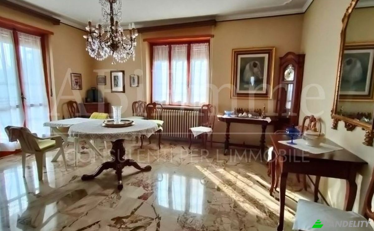 Villa for Sale Via Schiavino Commendatore, 12060 Verduno CN, Verduno, Province of Cuneo, Piedmont, Italy. Photo 5
