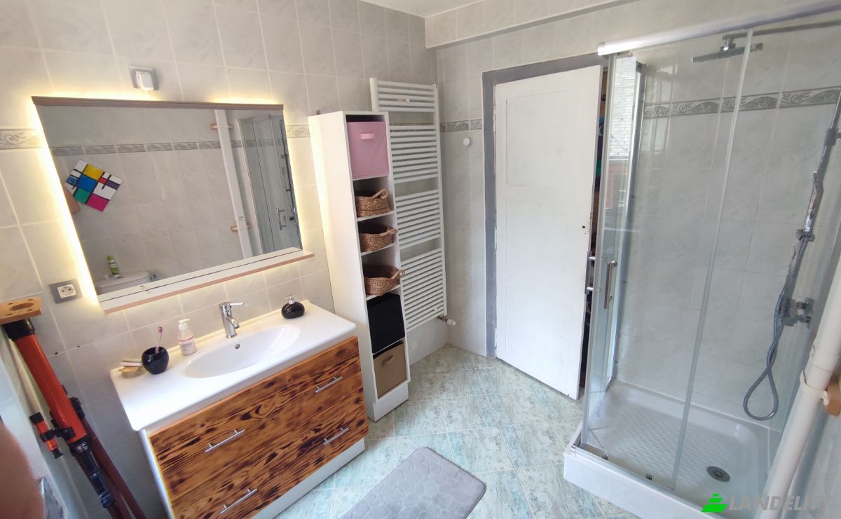 Townhouse for Sale 19 Pl Gabriel Rouy, 31110 Bagneres-de-Luchon, Bagneres-de-Luchon, Haute-Garonne, Occitanie, France. Photo 3