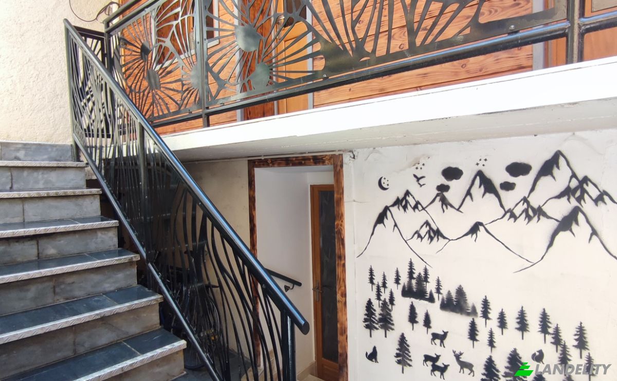 Townhouse for Sale 19 Pl Gabriel Rouy, 31110 Bagneres-de-Luchon, Bagneres-de-Luchon, Haute-Garonne, Occitanie, France. Photo 7