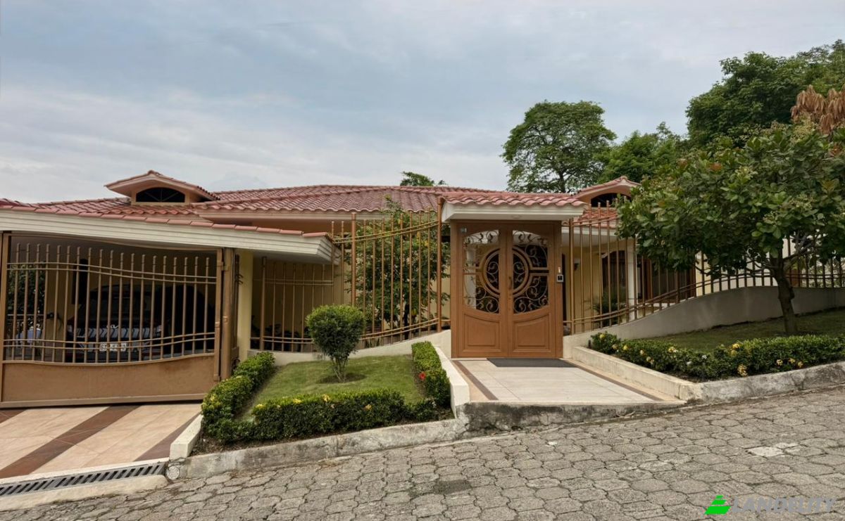 Villa for Sale Bellavista 090708, Guayaquil, Guayas, Ecuador. Photo 2
