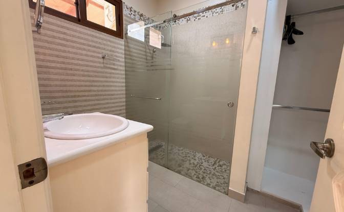 Villa for Sale Bellavista 090708, Guayaquil. Photo#16 Villa for Sale Bellavista 090708, Guayaquil. Photo#16