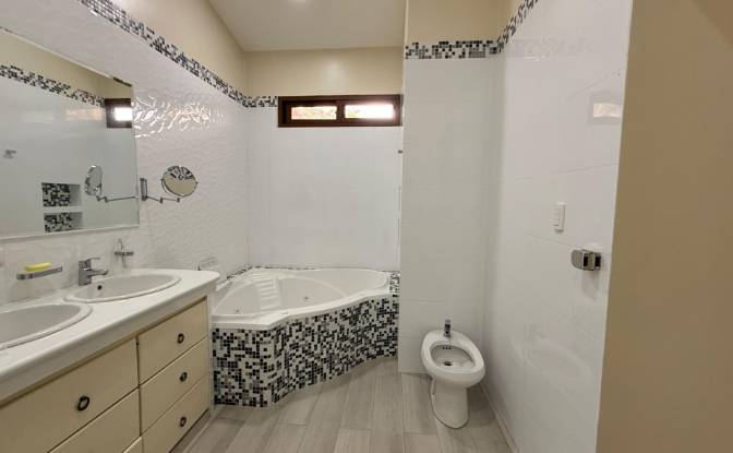 Villa for Sale Bellavista 090708, Guayaquil. Photo#7 Villa for Sale Bellavista 090708, Guayaquil. Photo#7