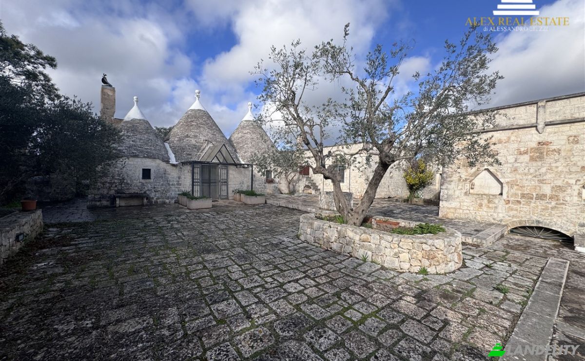 Villa for Sale Contrada S Salvatore, 72017 Ostuni BR, Ostuni, Province of Brindisi, Apulia, Italy. Photo 5