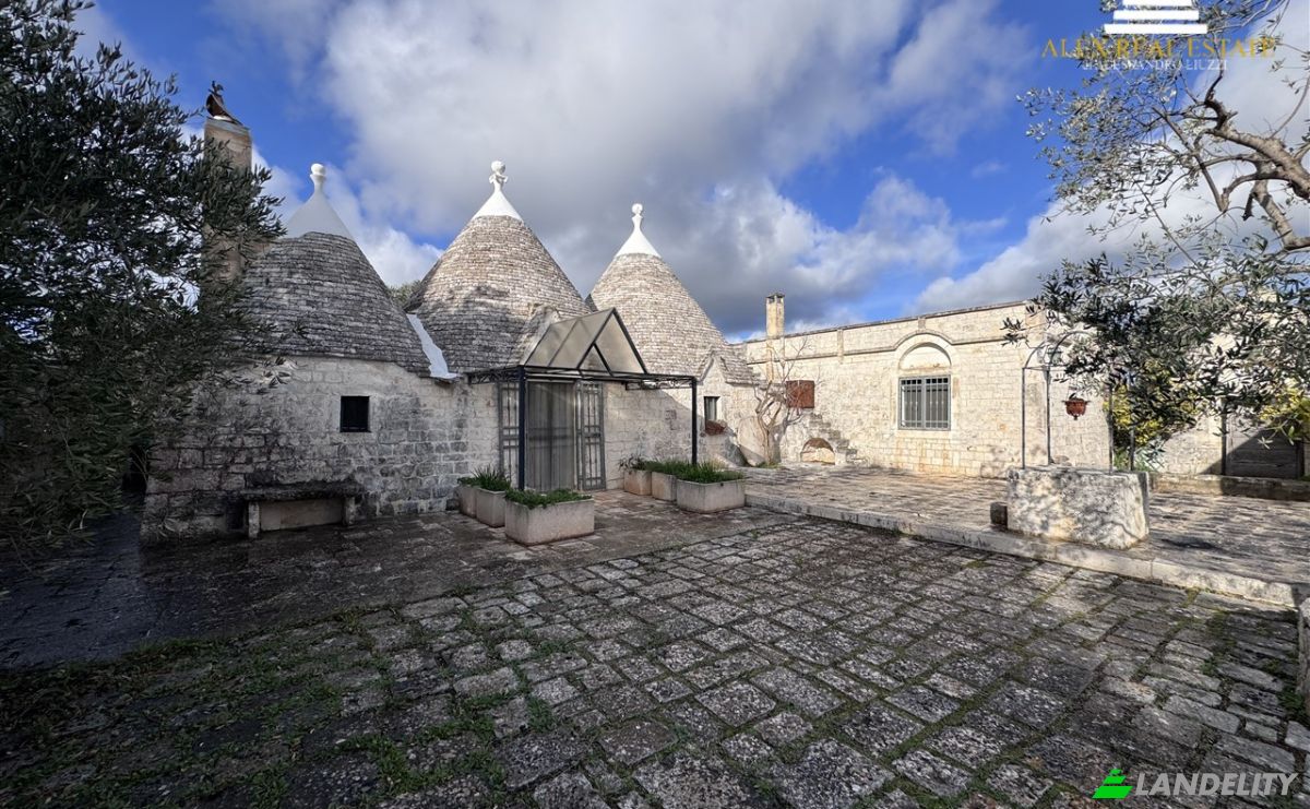 Villa for Sale Contrada S Salvatore, 72017 Ostuni BR, Ostuni, Province of Brindisi, Apulia, Italy. Photo 8