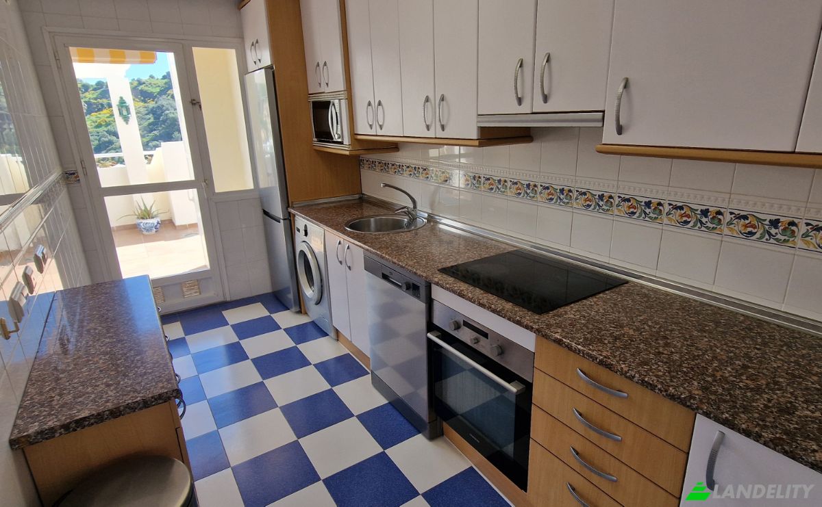 Apartment for Sale C Jose Orbaneja, Calahonda, Sitio de Calahonda, Malaga, Andalusia, Spain. Photo 13