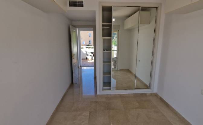 Apartment for Sale C Jose Orbaneja, Calahonda. Photo#17 Apartment for Sale C Jose Orbaneja, Calahonda. Photo#17