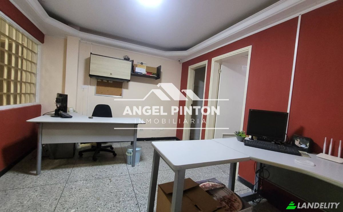 Commercial Building for Sale Maracaibo 4001, Maracaibo, Zulia, Venezuela. Photo 4