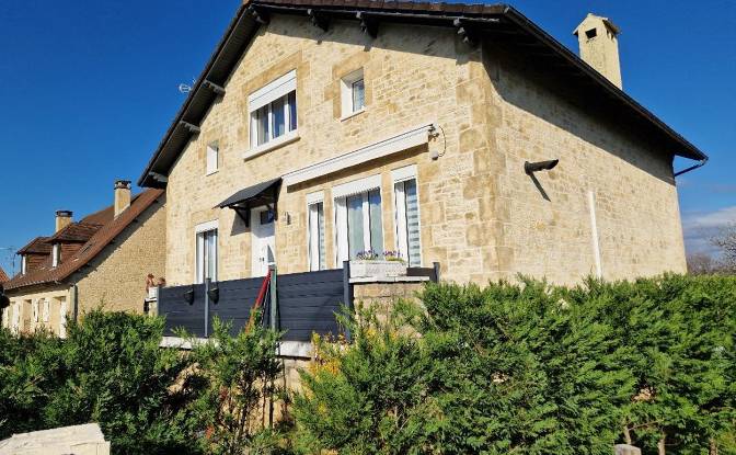 Townhouse for Sale 28 Rue de la Republique. Photo#5 Townhouse for Sale 28 Rue de la Republique. Photo#5
