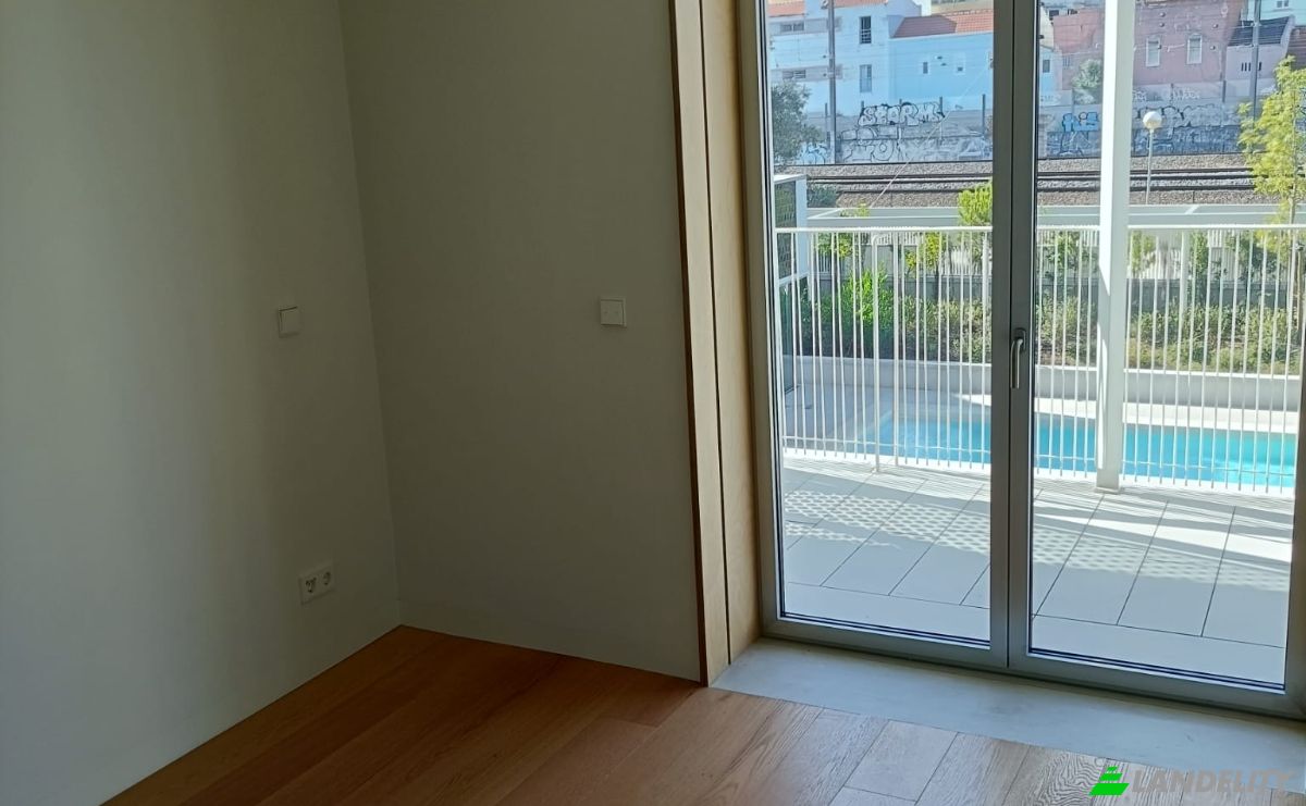 Apartment for Rent Av Santos Dumont 46, 1050-223 Lisboa, Lisbon, Portugal. Photo 13