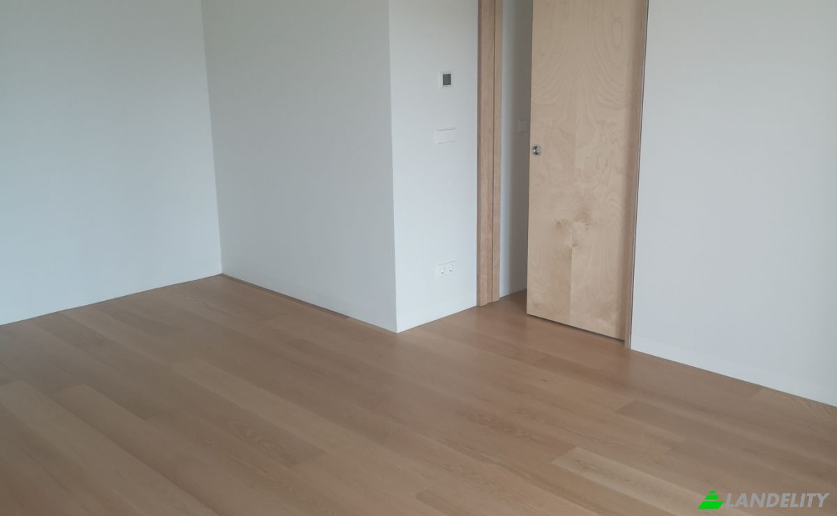 Apartment for Rent Av Santos Dumont 46, 1050-223 Lisboa, Lisbon, Portugal. Photo 8