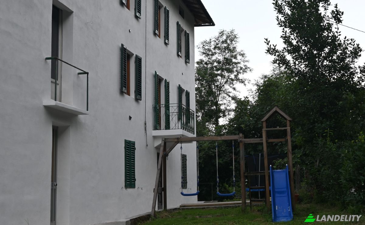 Villa for Sale Via di Migliorini, 51020 Migliorini PT, Migliorini, Province of Pistoia, Tuscany, Italy. Photo 2