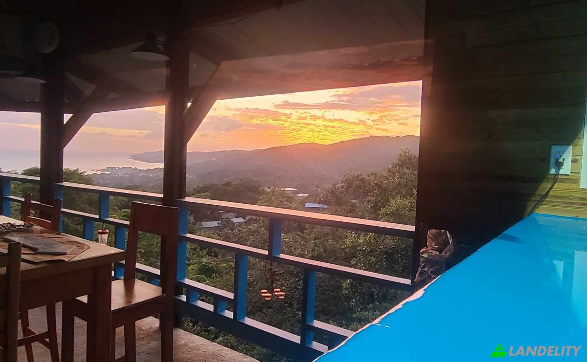 Restaurante en venta Spanish Town Rd, 34101 Coxen Hole, Roatan, Roatán, Islas de la Bahía, Honduras. Foto 1