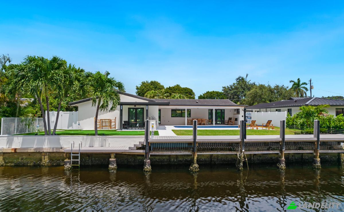 Single Family Home for Sale 2712 NE 12th St, Pompano Beach, Broward County, Florida, United States, FL 33062, USA. Photo 2