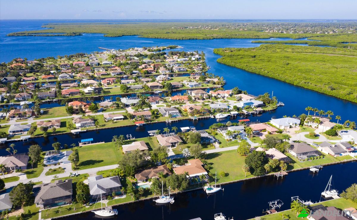 Maison unifamiliale à vendre 18653 Ohara Dr, Port Charlotte, Charlotte County, Florida, United States, FL 33948, USA. Photo 3